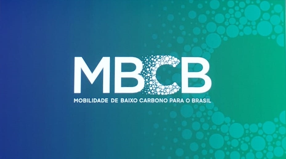 Acordo de Cooperação Mobilidade de Baixo Carbono destaca a liderança nacional na transição energética dos transportes durante SAE BRASIL 2024 